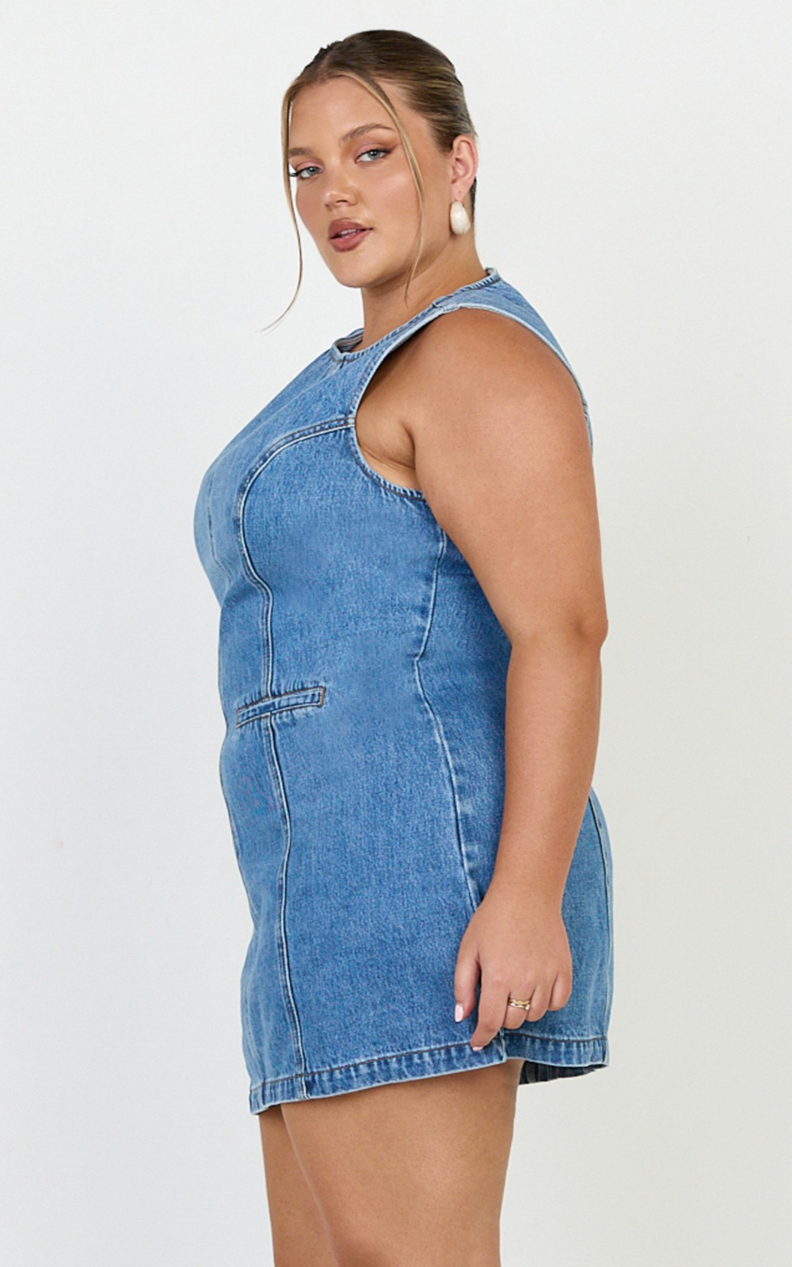 Olenna Mini Elbise - Orta Mavi Yıkamalı Yüksek Yaka Vücuda Oturan Denim Elbise