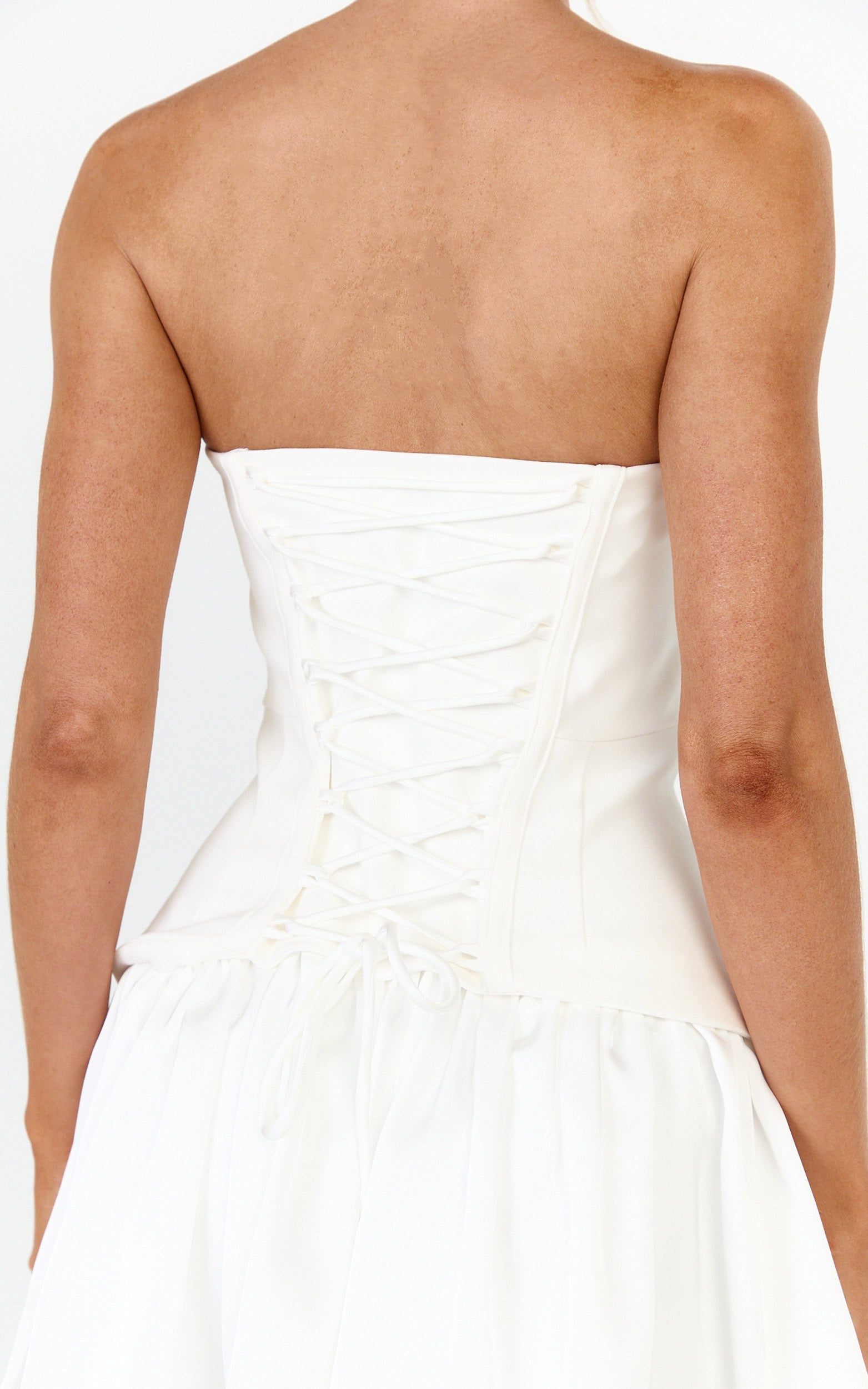 Marlowe Mini Elbise - Beyaz Straplez Büzgülü Büstlü Fit & Flare Elbise