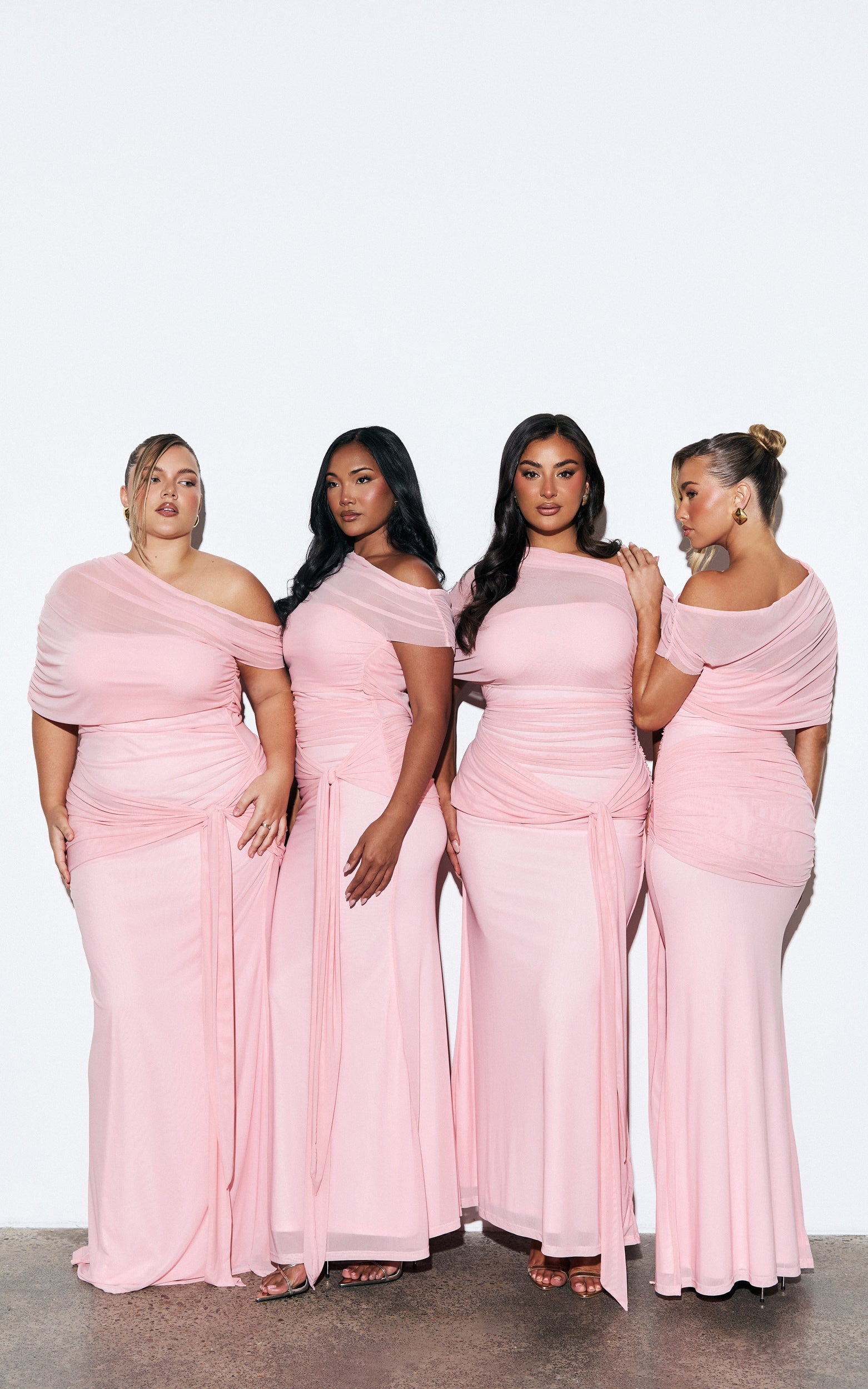 Nicolette Maxi Elbise - Pelerin Kollu Omuzları Açık Elbise - Pembe