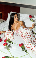Bailey Midi Elbise - Blushing Cherries Kiraz Desenli Geri Dönüştürülmüş Dantel Biyeli Verev Kesim Askılı Elbise