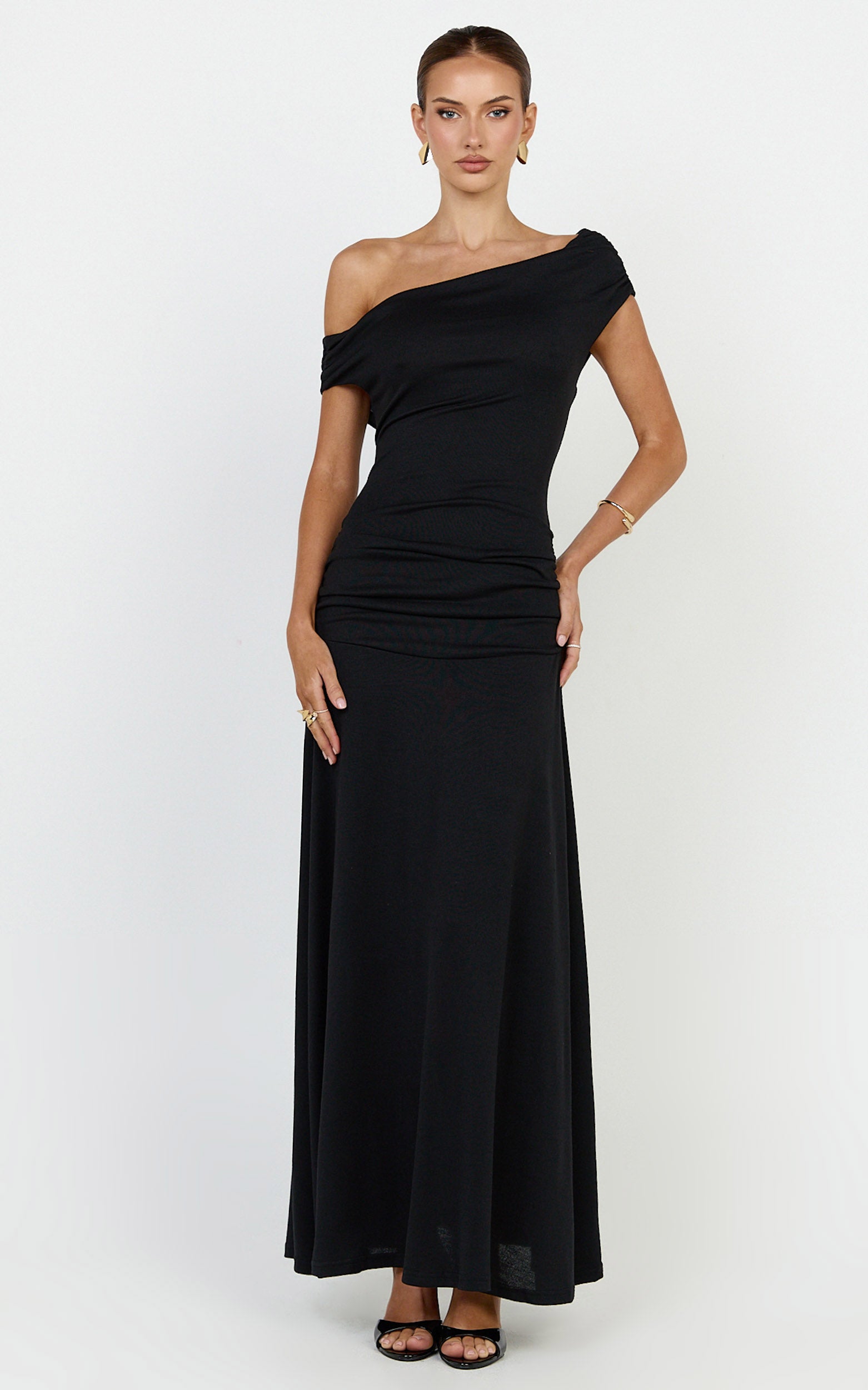 Ophelia Maxi Elbise - Siyah Omuzları Açık Büzgülü Fit & Flare Elbise