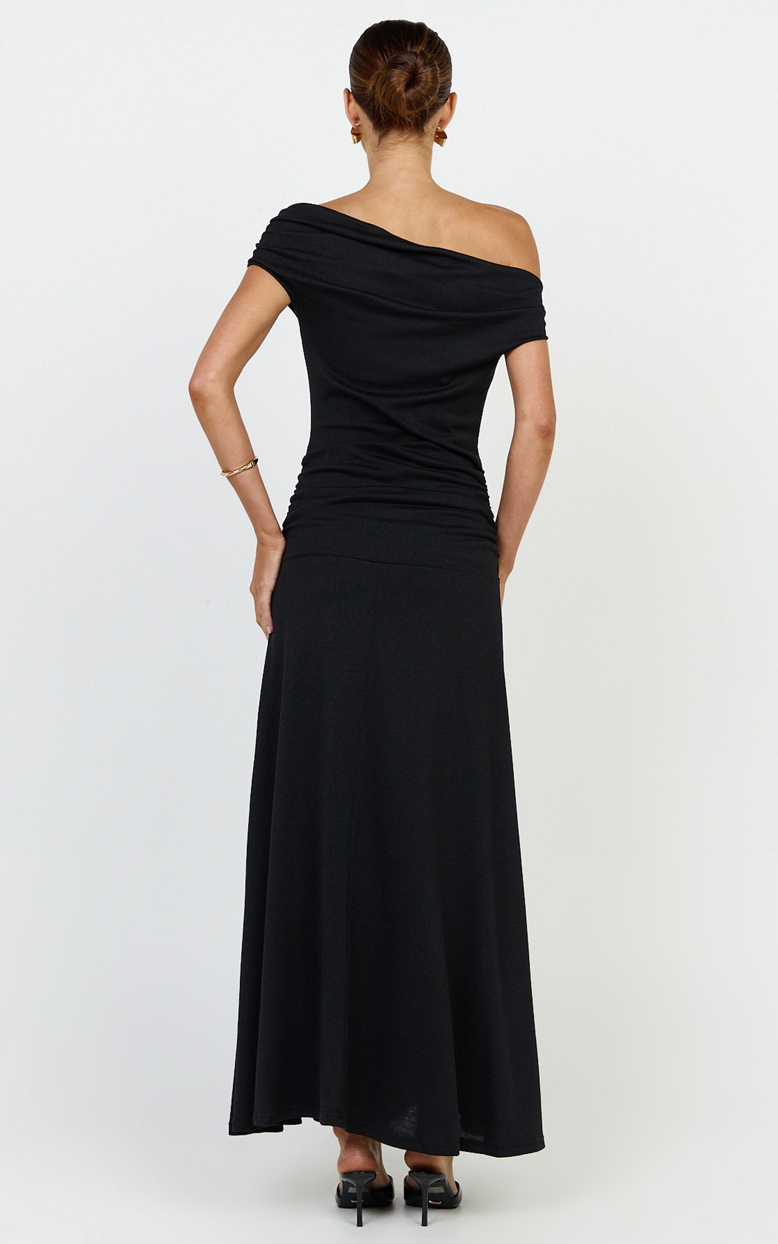 Ophelia Maxi Elbise - Siyah Omuzları Açık Büzgülü Fit & Flare Elbise