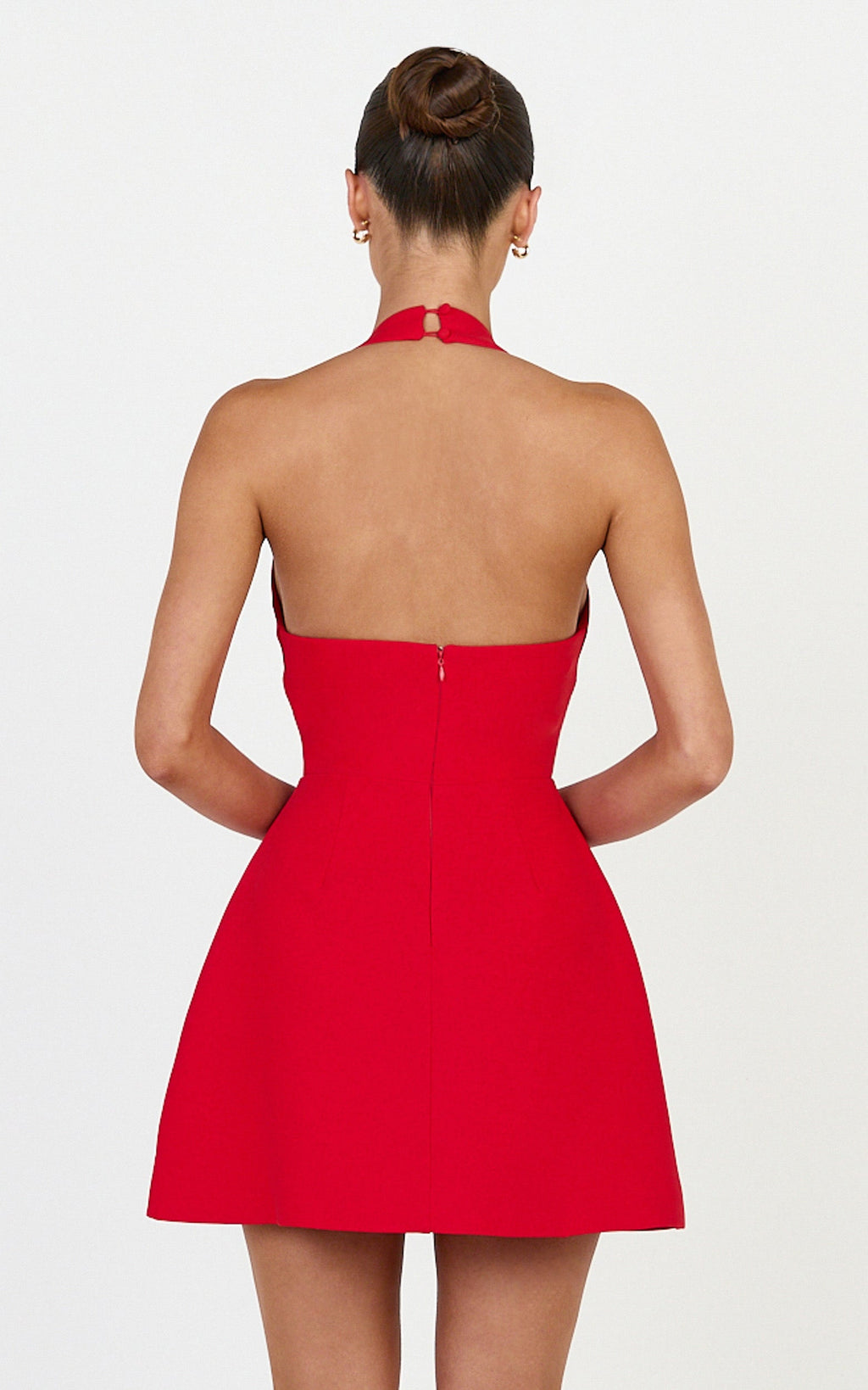 Leilani Mini Elbise - Kırmızı Derin Yakalı Altın Aksesuar Detaylı Fit & Flare Elbise