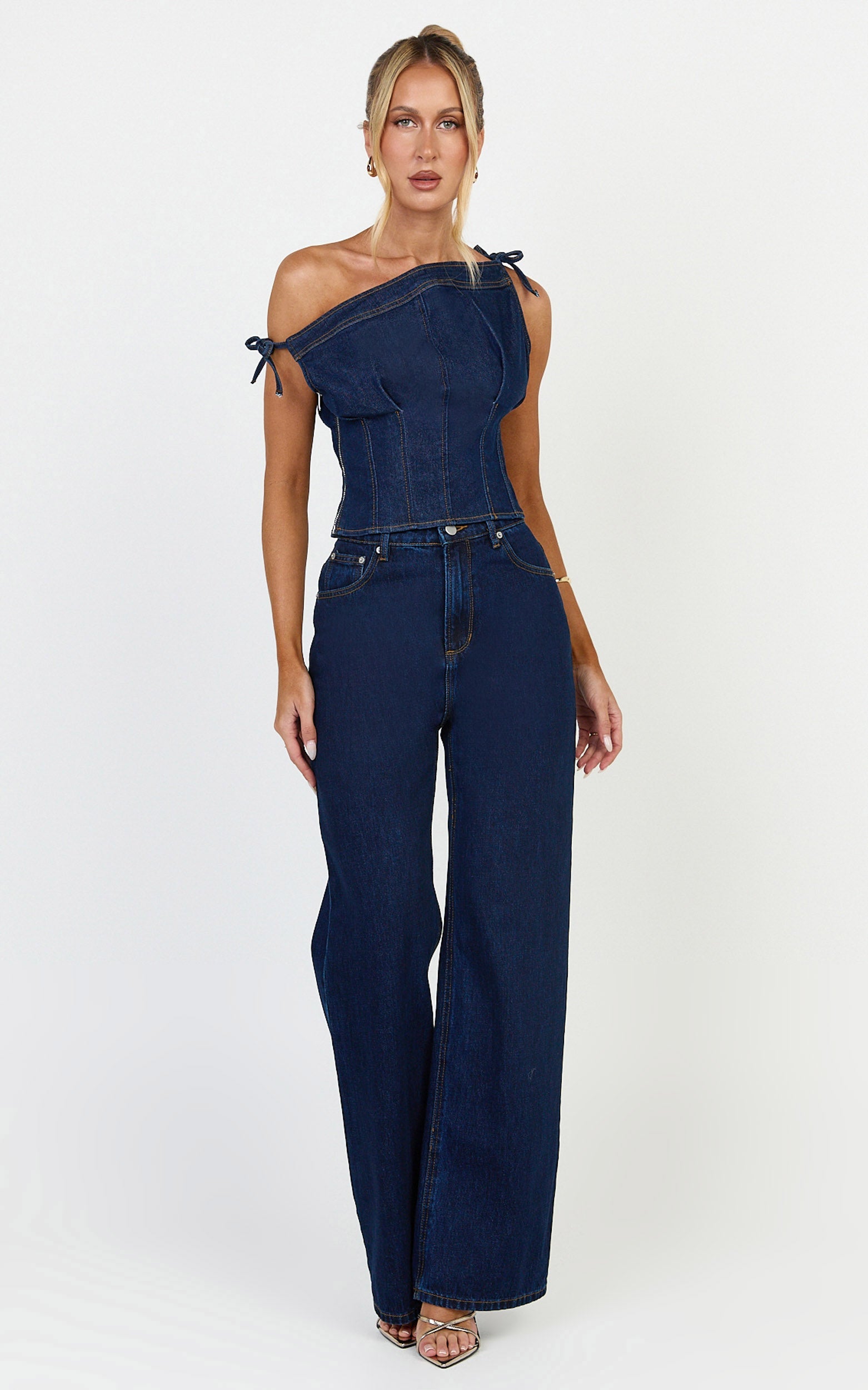 Ivy Üst - Koyu Mavi Yıkamalı Asimetrik Yaka Bağlama Detaylı Esnek Denim Üst