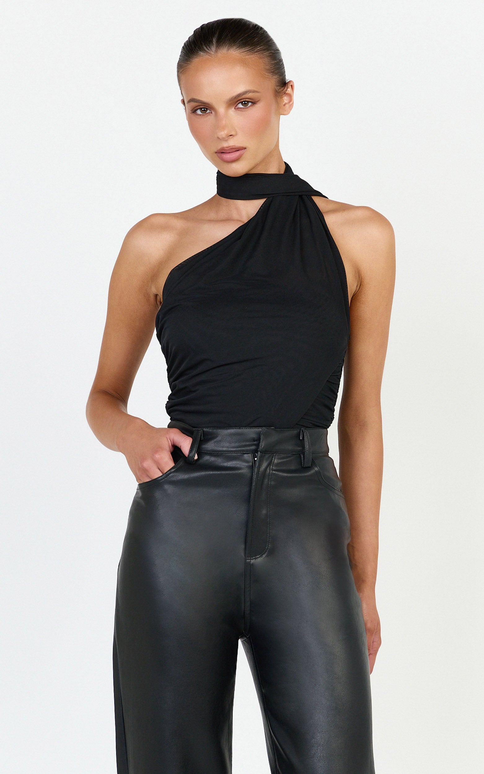 Lucienne Bodysuit - Siyah Tek Omuz Drapeli Şal Detaylı Bodysuit