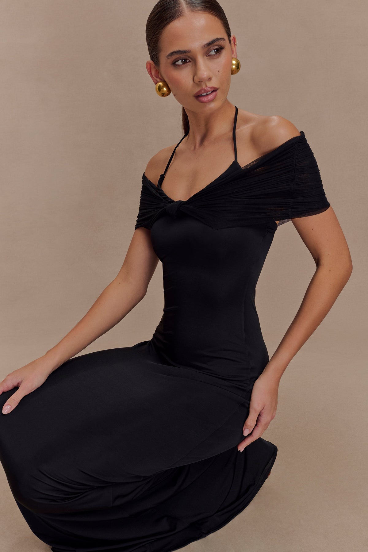 Bernadina Mesh Ve Slinky Halter Uzun Elbise - Siyah