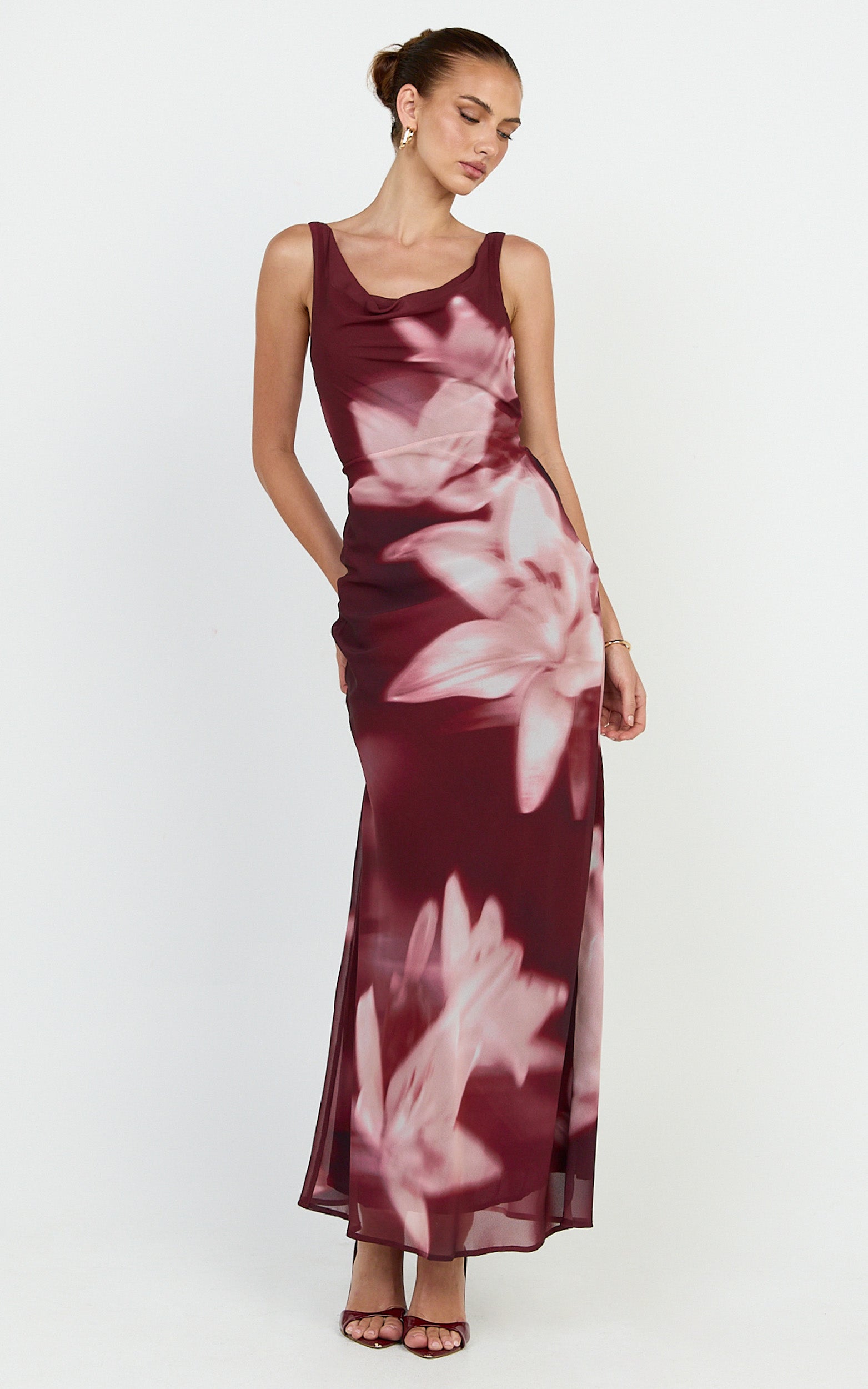 Myra Maxi Elbise - Maroon Lily Desenli Degaje Yaka U Sırt Slip Elbise