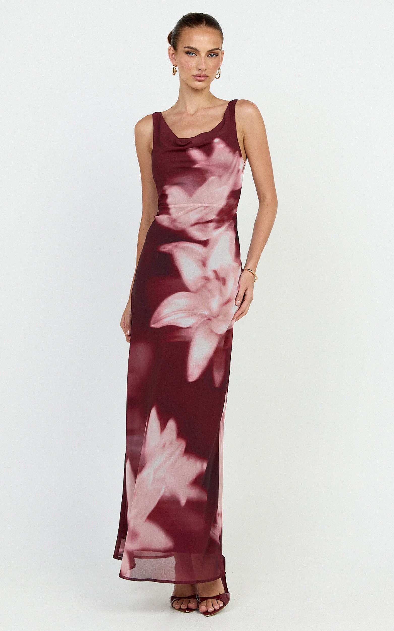 Myra Maxi Elbise - Maroon Lily Desenli Degaje Yaka U Sırt Slip Elbise