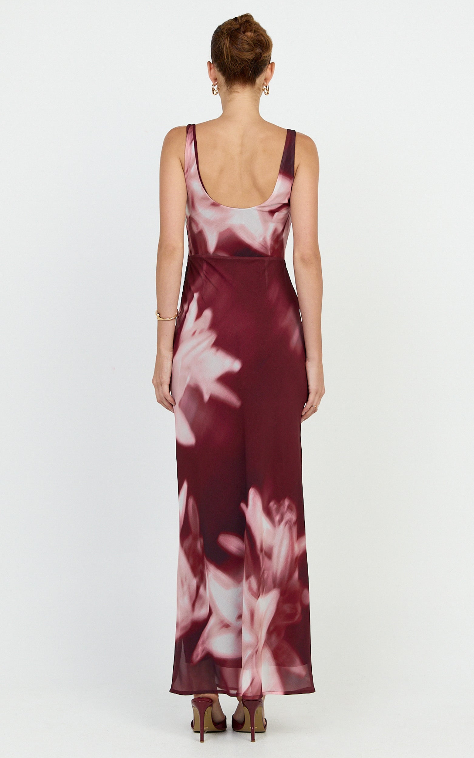 Myra Maxi Elbise - Maroon Lily Desenli Degaje Yaka U Sırt Slip Elbise