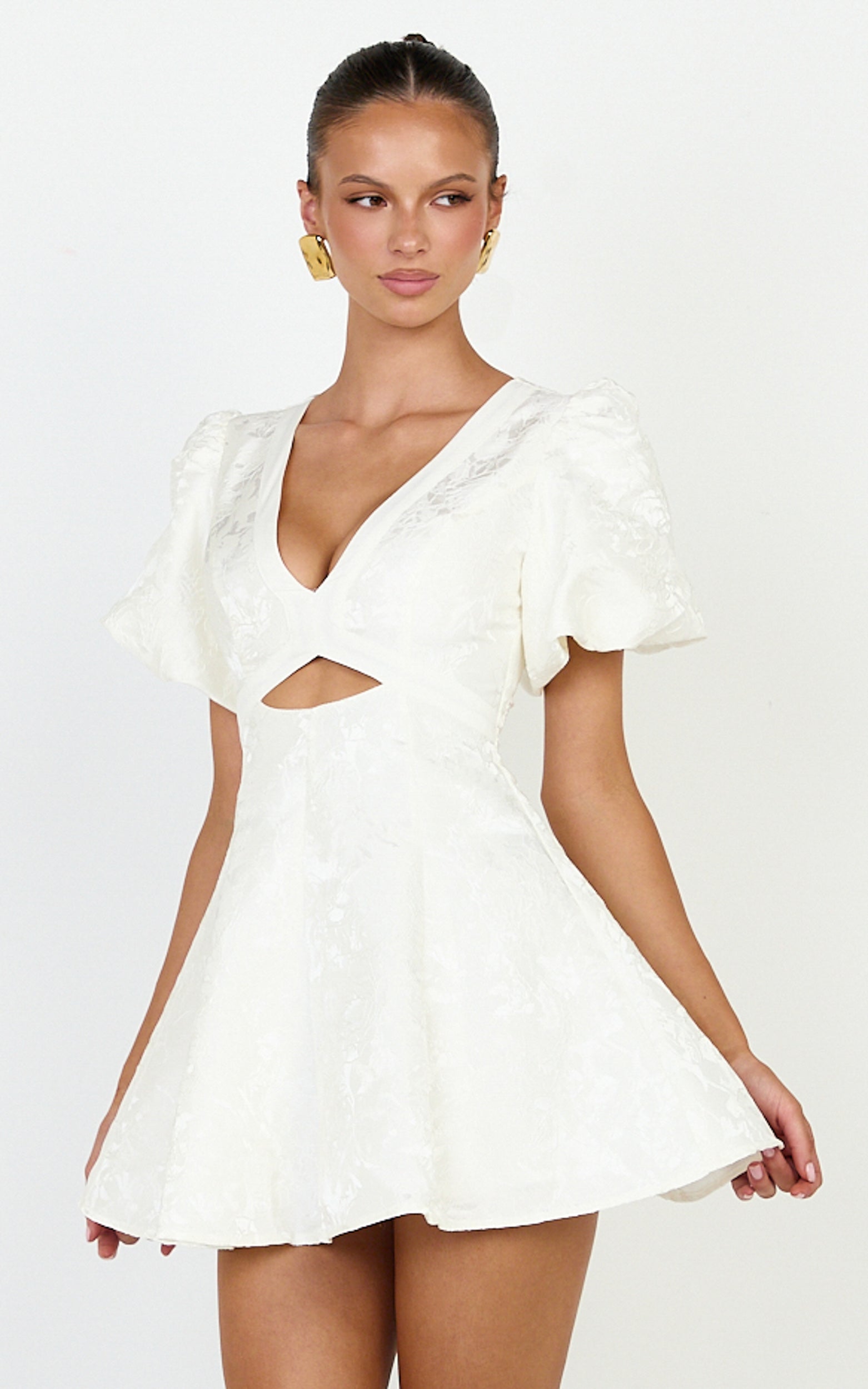 Rosalie Mini Elbise - Beyaz Çiçek Jakarlı V Yaka Fit & Flare Elbise
