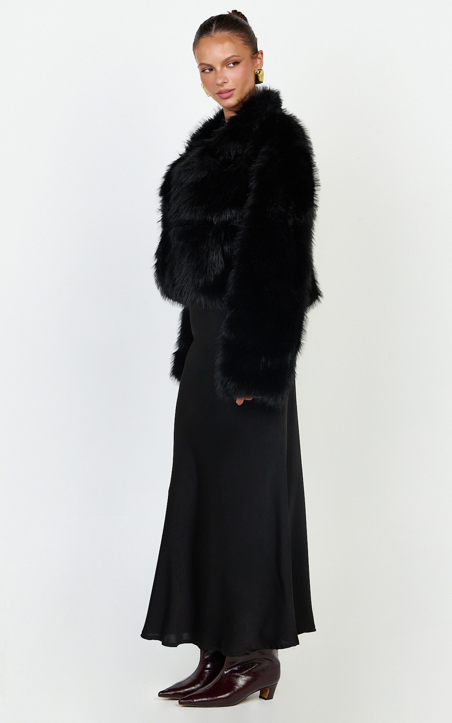 Charisse Kaban - Siyah Oversize Crop Suni Kürk Kaban