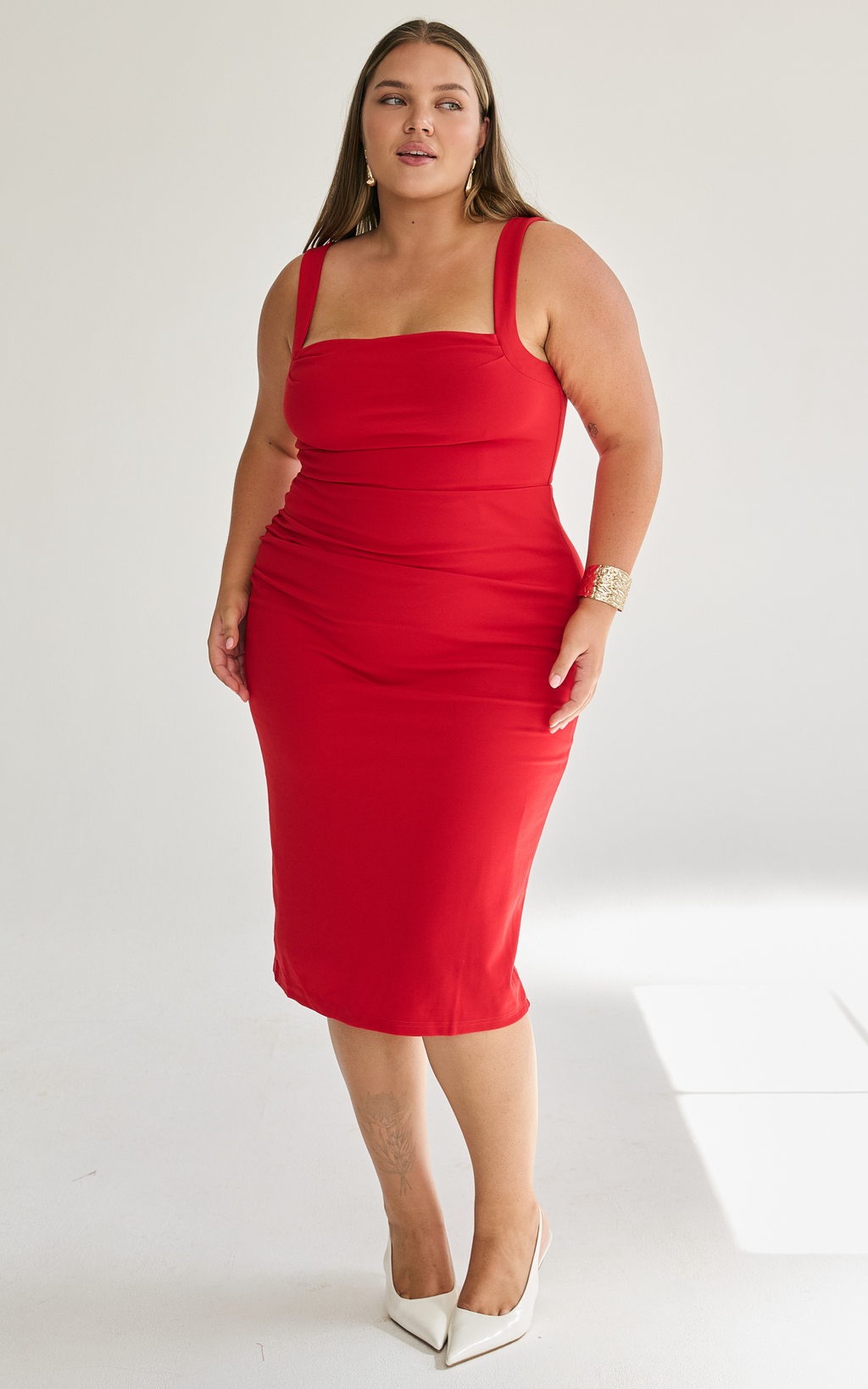 Tiffy Midi Elbise - Scarlet Kırmızısı Kare Yaka Büzgülü Bodycon Elbise