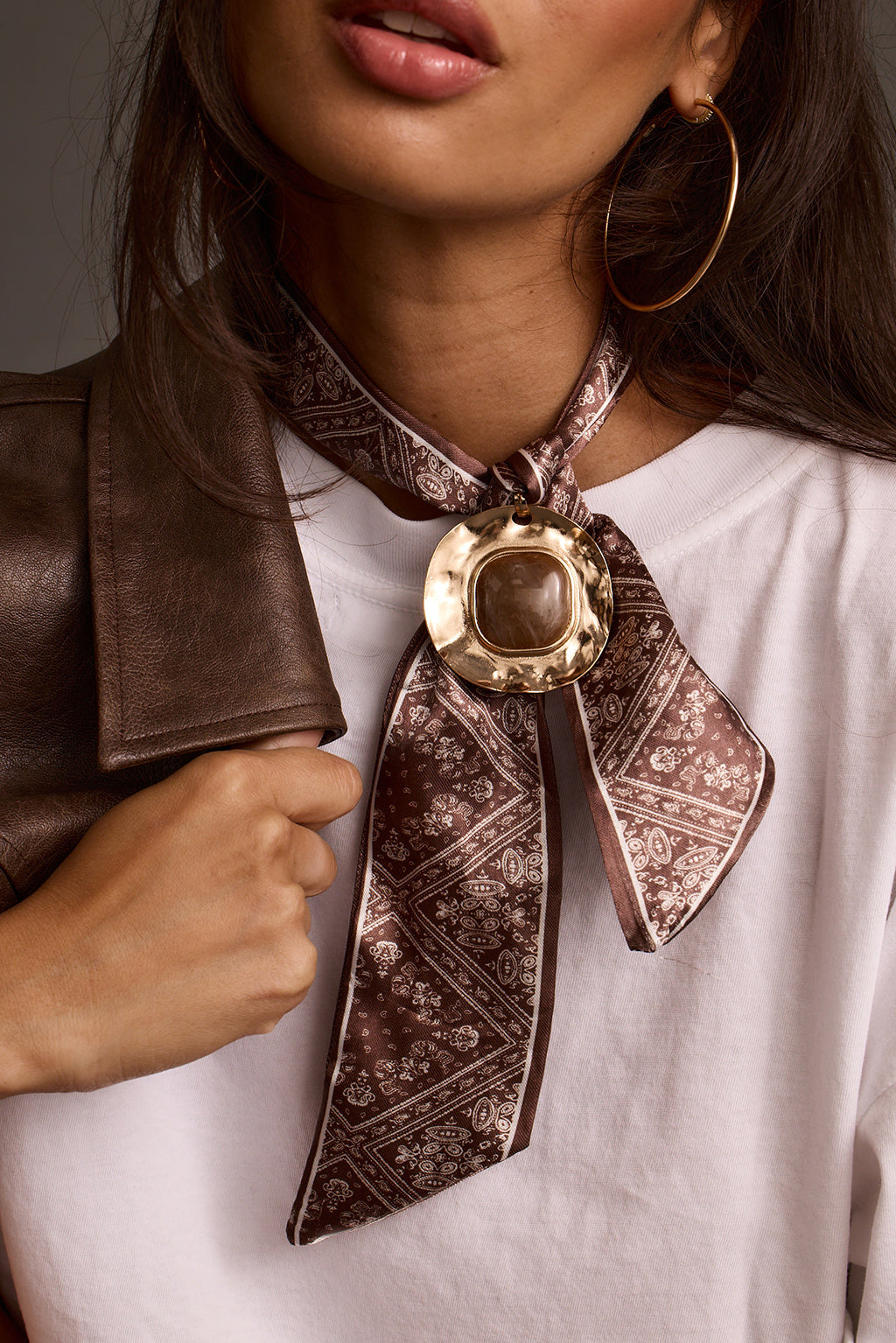 Abigail Altın Kolye Uçlu Eşarp Kolye