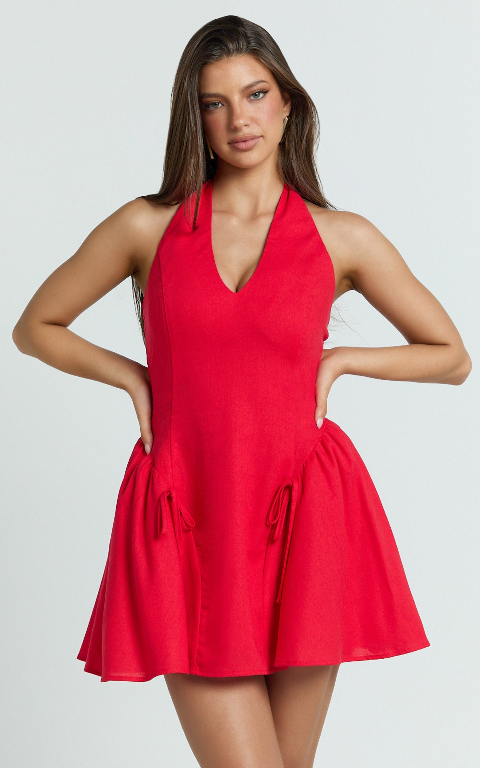 Alexi Mini Elbise - Kırmızı Boyundan Bağlamalı Derin V Fit & Flare Elbise