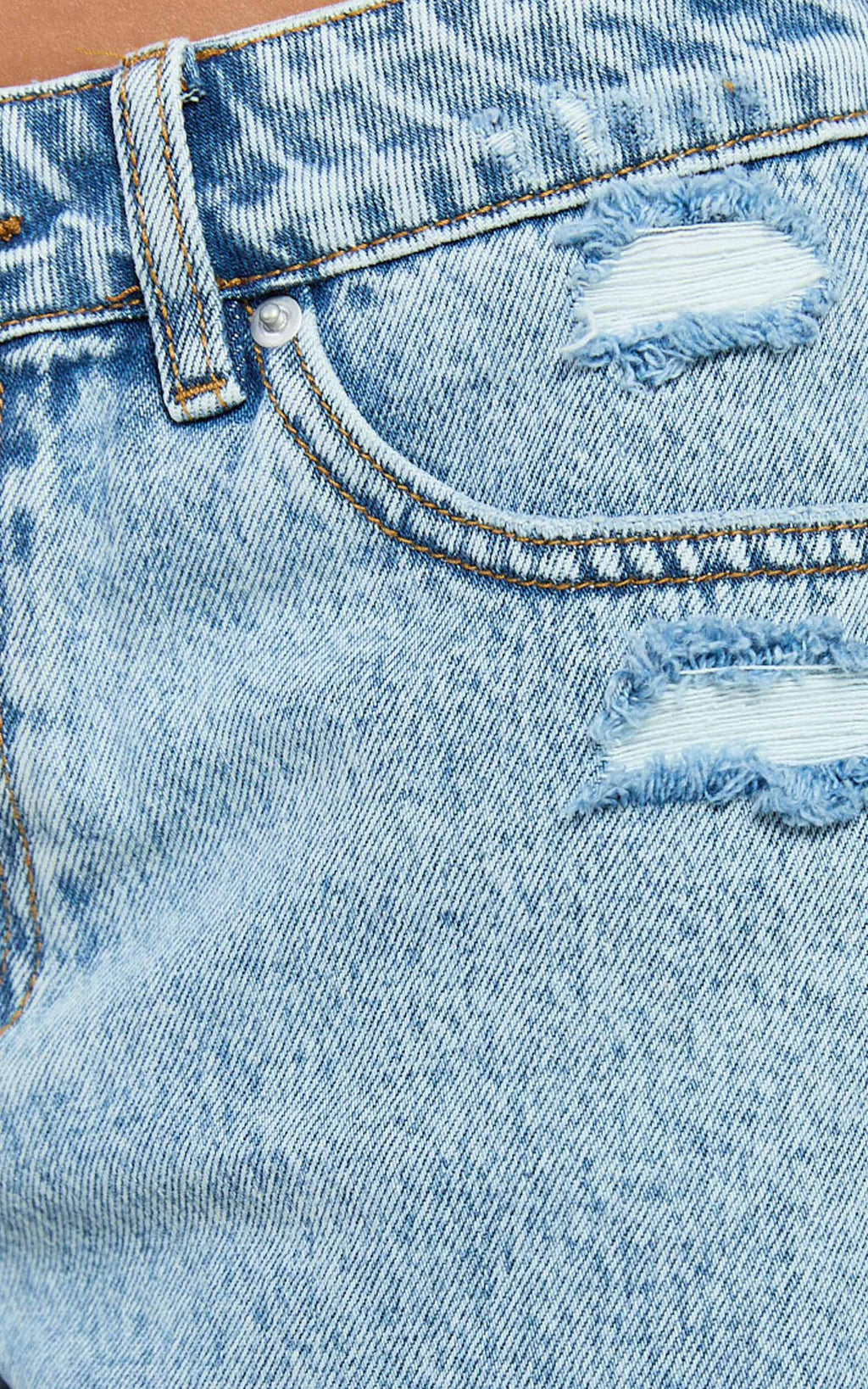 Camille Şort - Açık Mavi Yıkamalı Düşük Bel Geri Dönüştürülmüş Denim Yıpratmalı Mini Şort