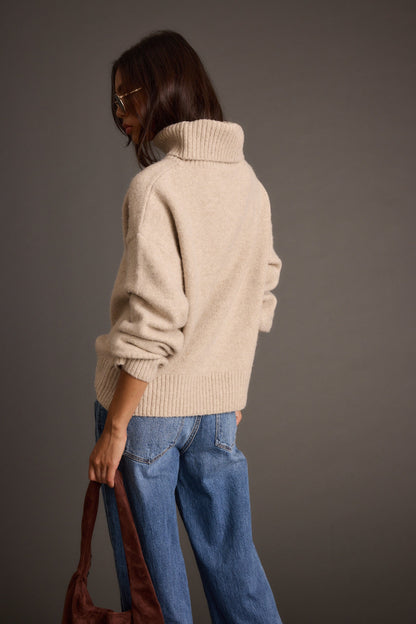 Cedar Yulaf Rengi Oversize Balıkçı Yaka Kazak