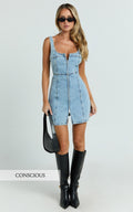 Chrysoula Mini Elbise - Açık Mavi Yıkamalı Kare Yaka Önden Fermuarlı Kolsuz Bodycon Denim Elbise