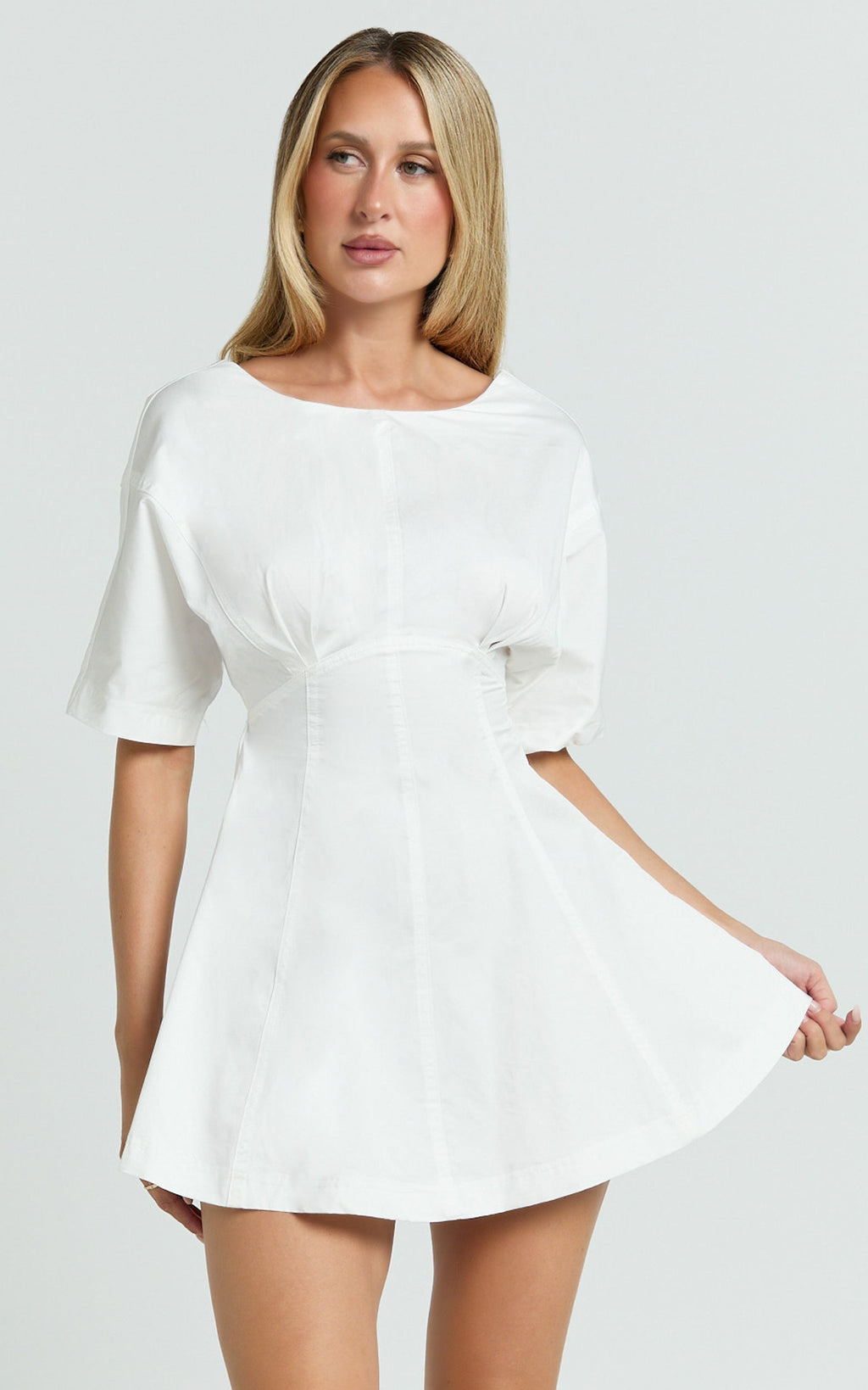Dylan Mini Elbise - Beyaz Yüksek Kayık Yaka Kollu Fit & Flare Etek Elbise