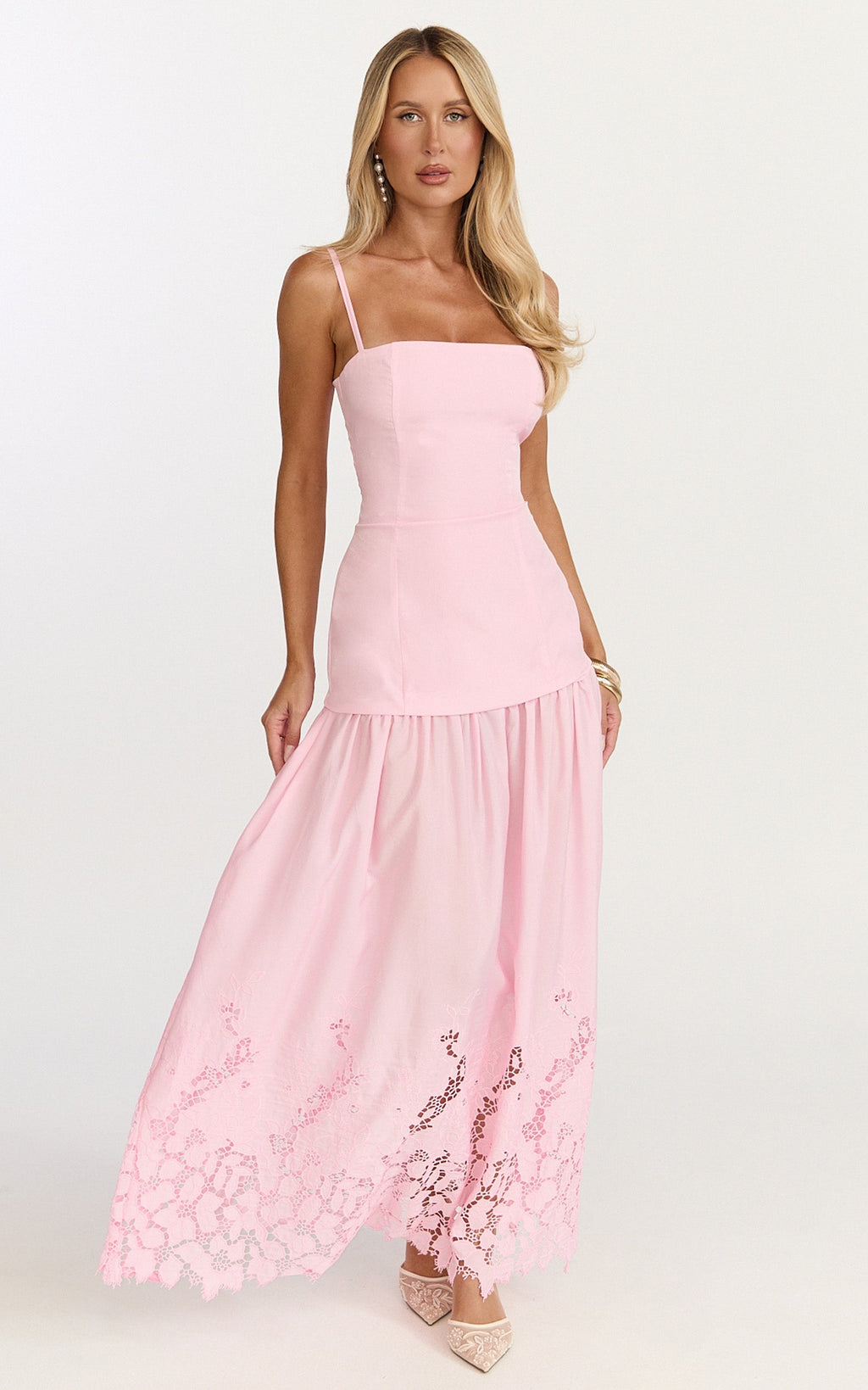 Everly Maxi Elbise - Düz Yaka Brode Kesik Detaylı Etek Uçlu Elbise - Pembe
