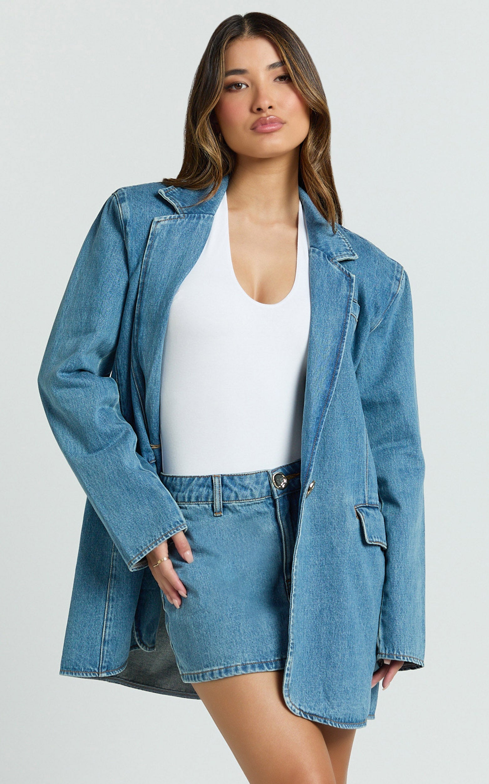 Fabia Şort Etek - Açık Mavi Yıkamalı Orta Bel Denim Şort Etek