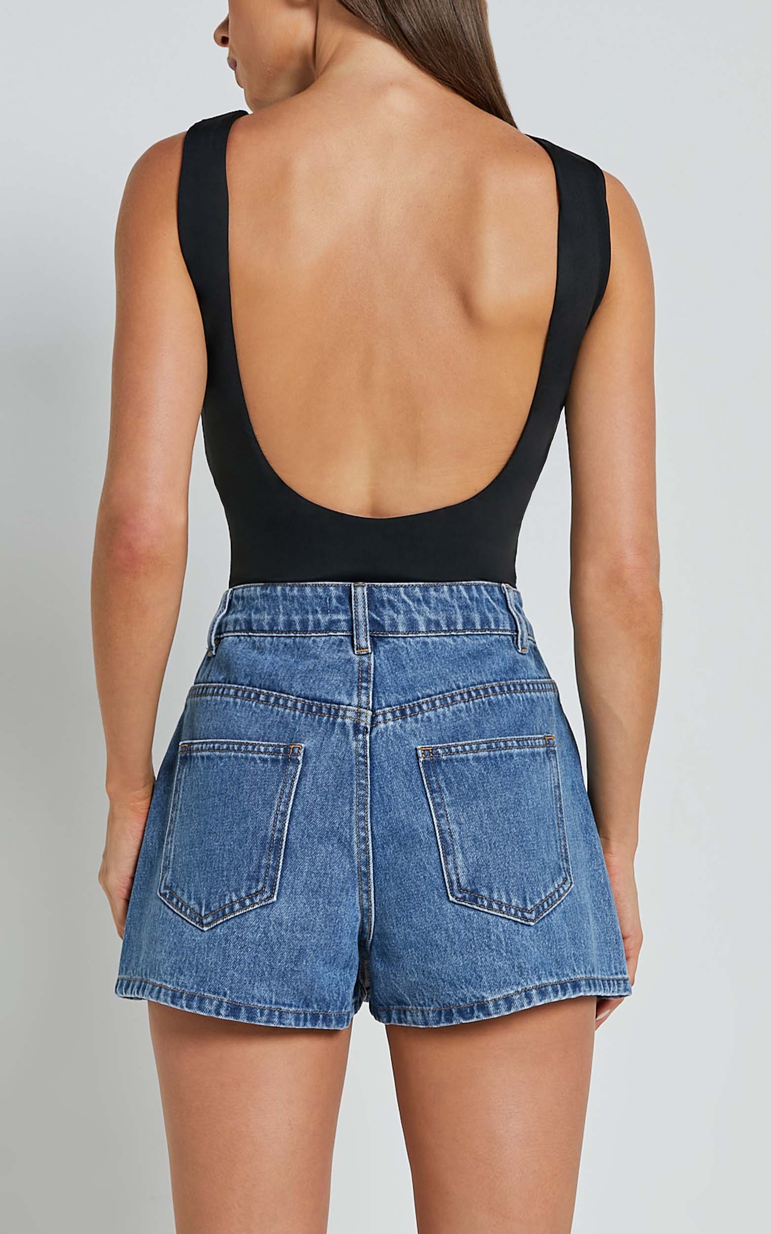 Harriet Şort Etek - Orta Mavi Yıkamalı Orta Bel Geri Dönüştürülmüş Denim Şort Etek
