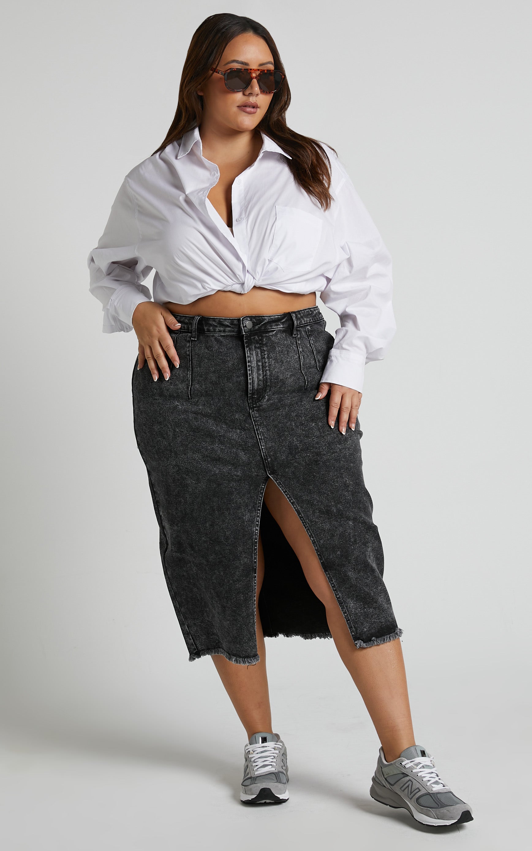 Janeve Midi Etek - Siyah Asit Yıkamalı Önden Yırtmaçlı Denim Etek