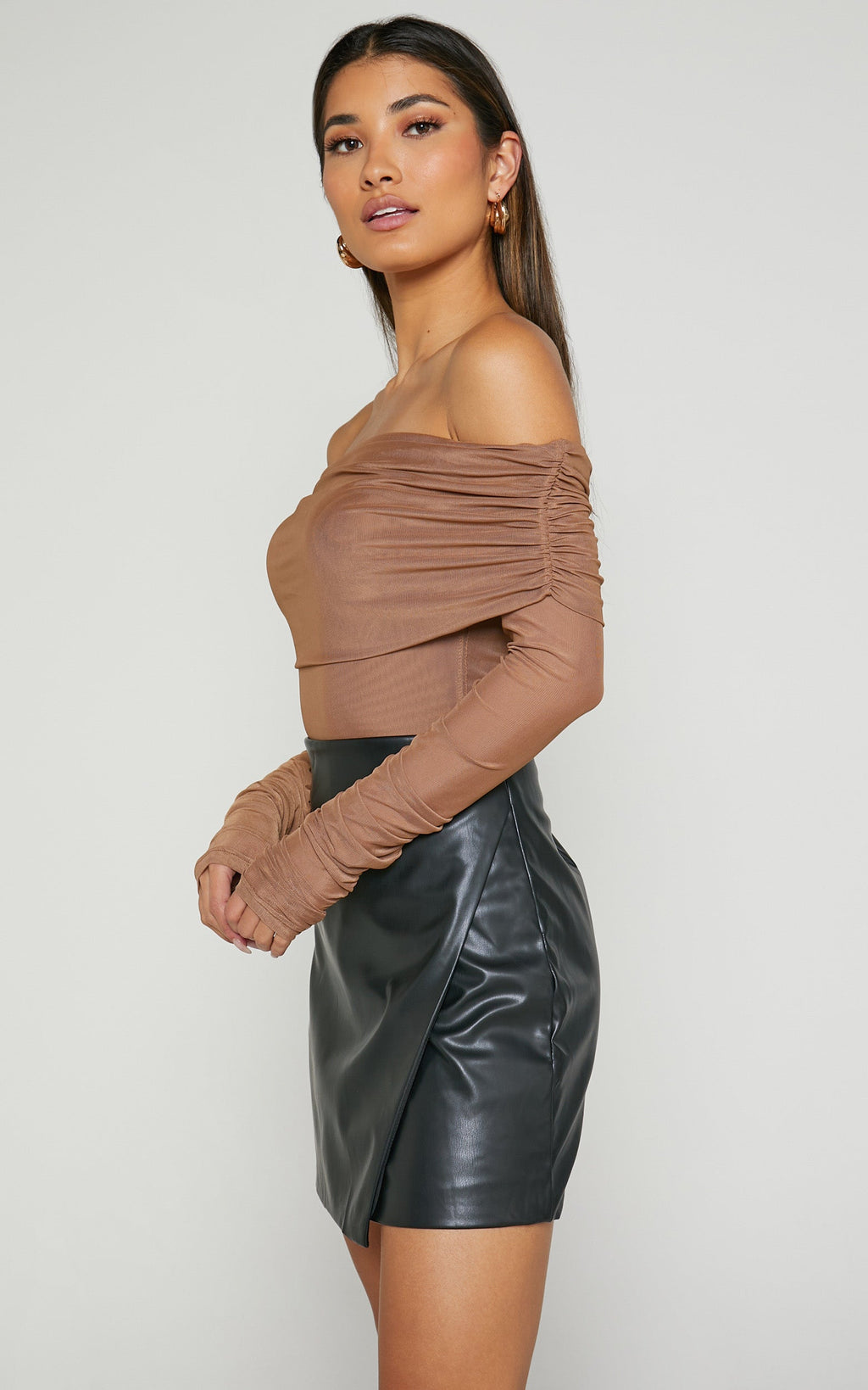 Jaythen Bodysuit - Mocha Uzun Kollu Omuzları Açık Büzgülü File Bodysuit