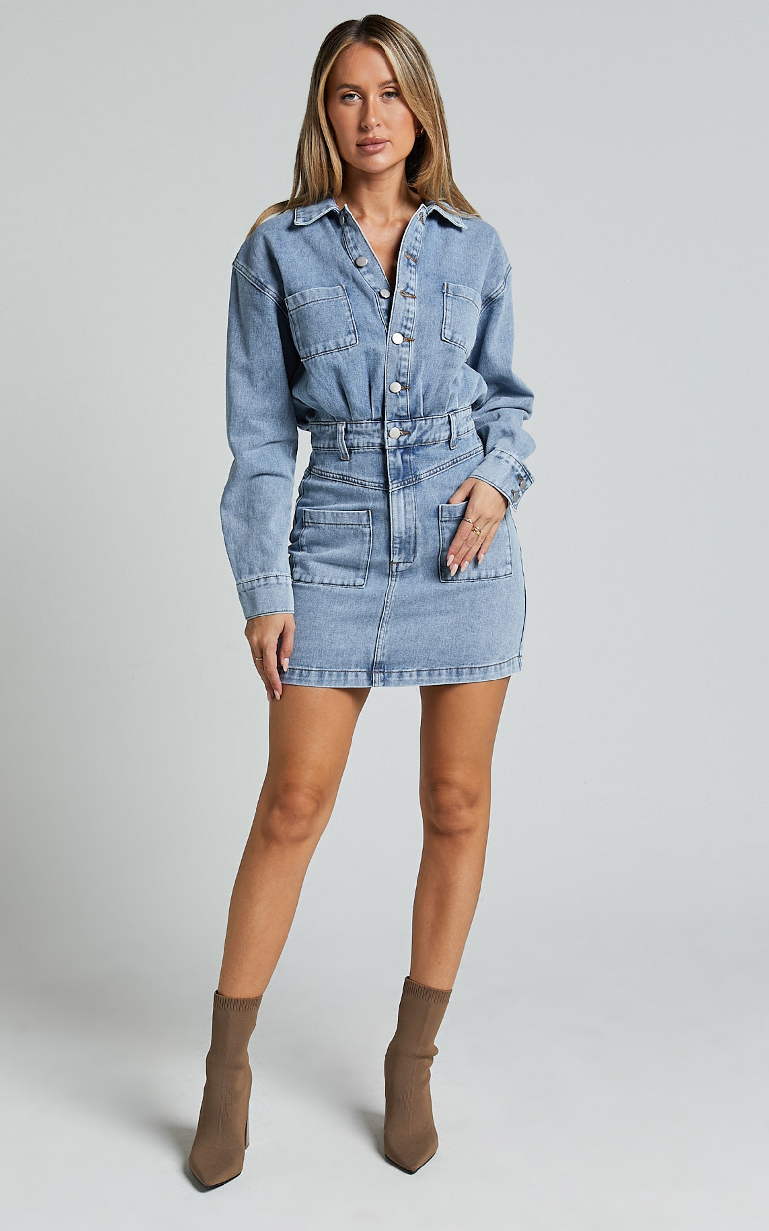 Kamala Mini Elbise - Açık Mavi Yıkamalı Uzun Kollu Baştan Sona Düğmeli Denim Elbise