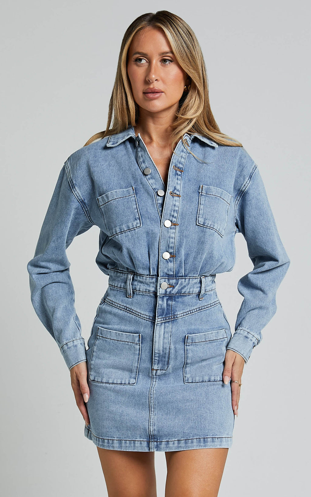 Kamala Mini Elbise - Açık Mavi Yıkamalı Uzun Kollu Baştan Sona Düğmeli Denim Elbise