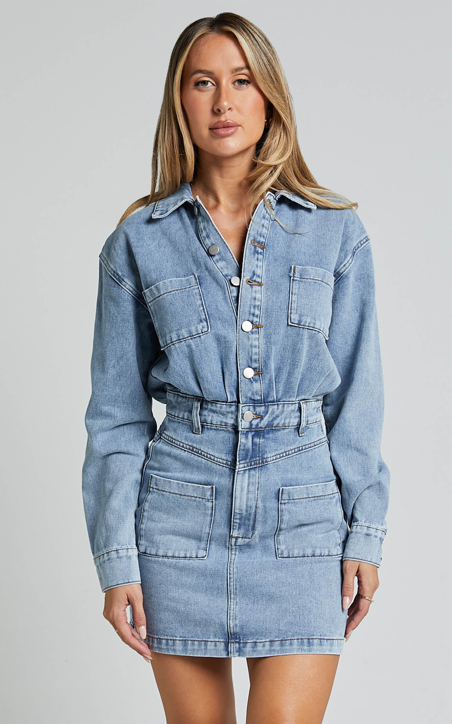 Kamala Mini Elbise - Açık Mavi Yıkamalı Uzun Kollu Baştan Sona Düğmeli Denim Elbise