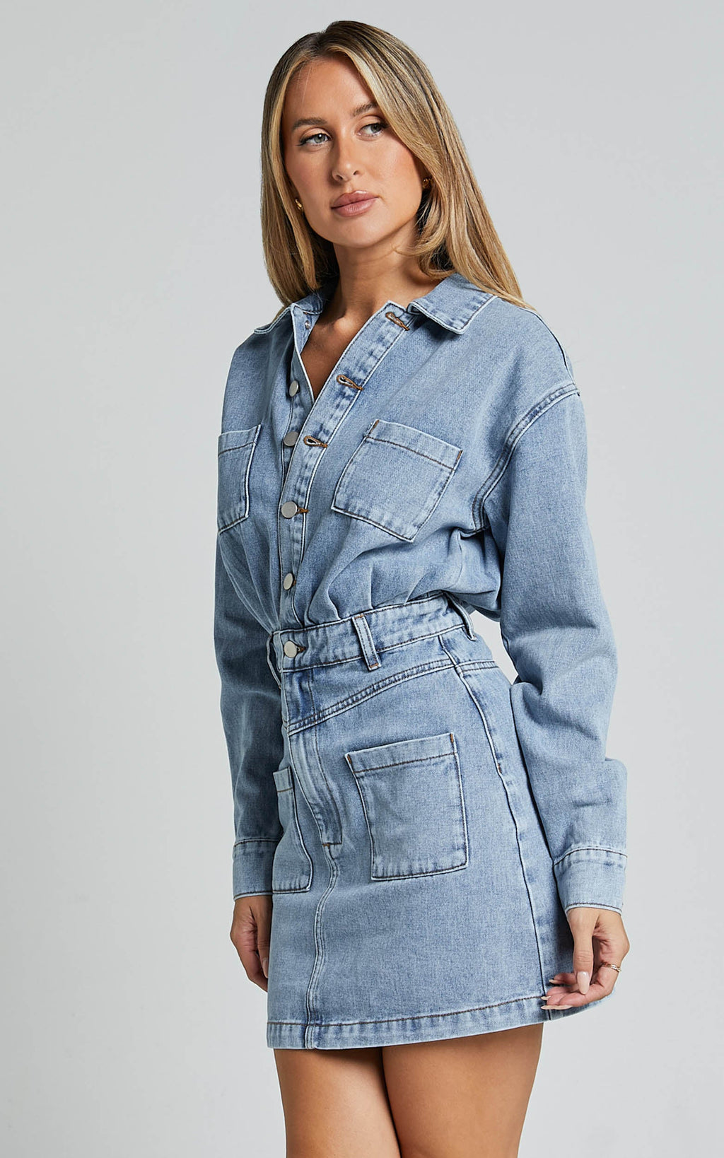 Kamala Mini Elbise - Açık Mavi Yıkamalı Uzun Kollu Baştan Sona Düğmeli Denim Elbise