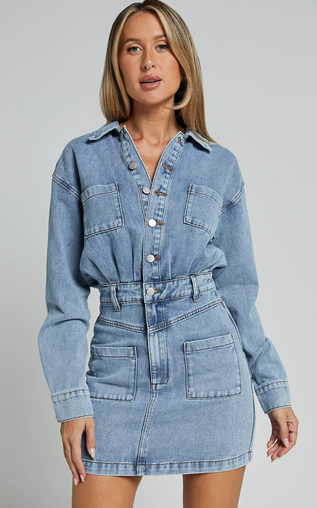Kamala Mini Elbise - Açık Mavi Yıkamalı Uzun Kollu Baştan Sona Düğmeli Denim Elbise