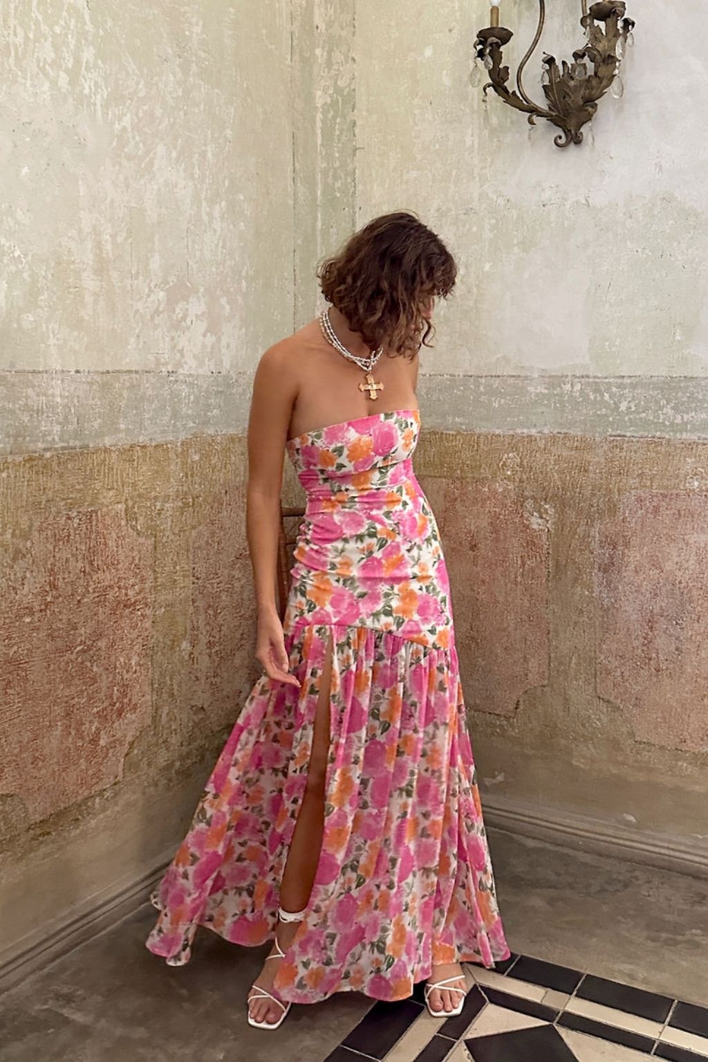 LaBelle Straplez Düşük Belli Pembe Çiçekli Maxi Elbise