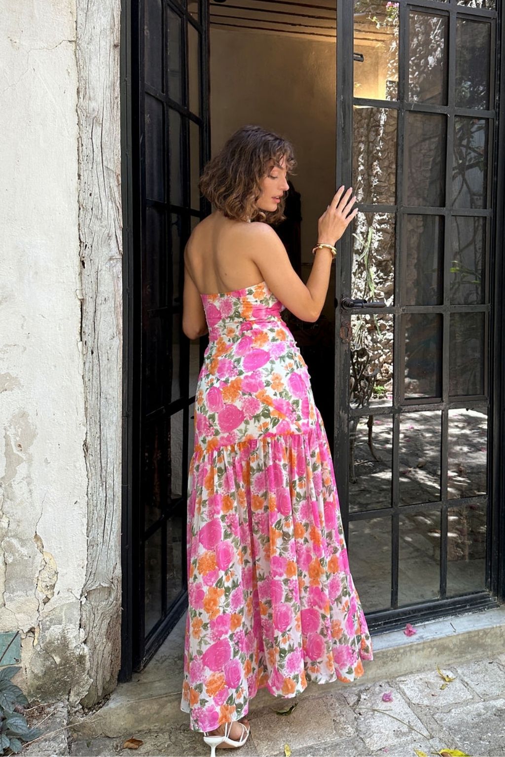 LaBelle Straplez Düşük Belli Pembe Çiçekli Maxi Elbise