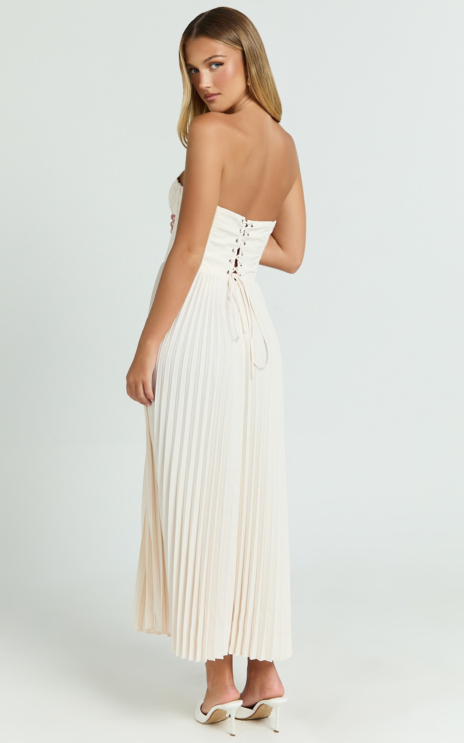 Loretta Midi Elbise - Krem Sırtı Bağcıklı Büstiyer Pileli Elbise