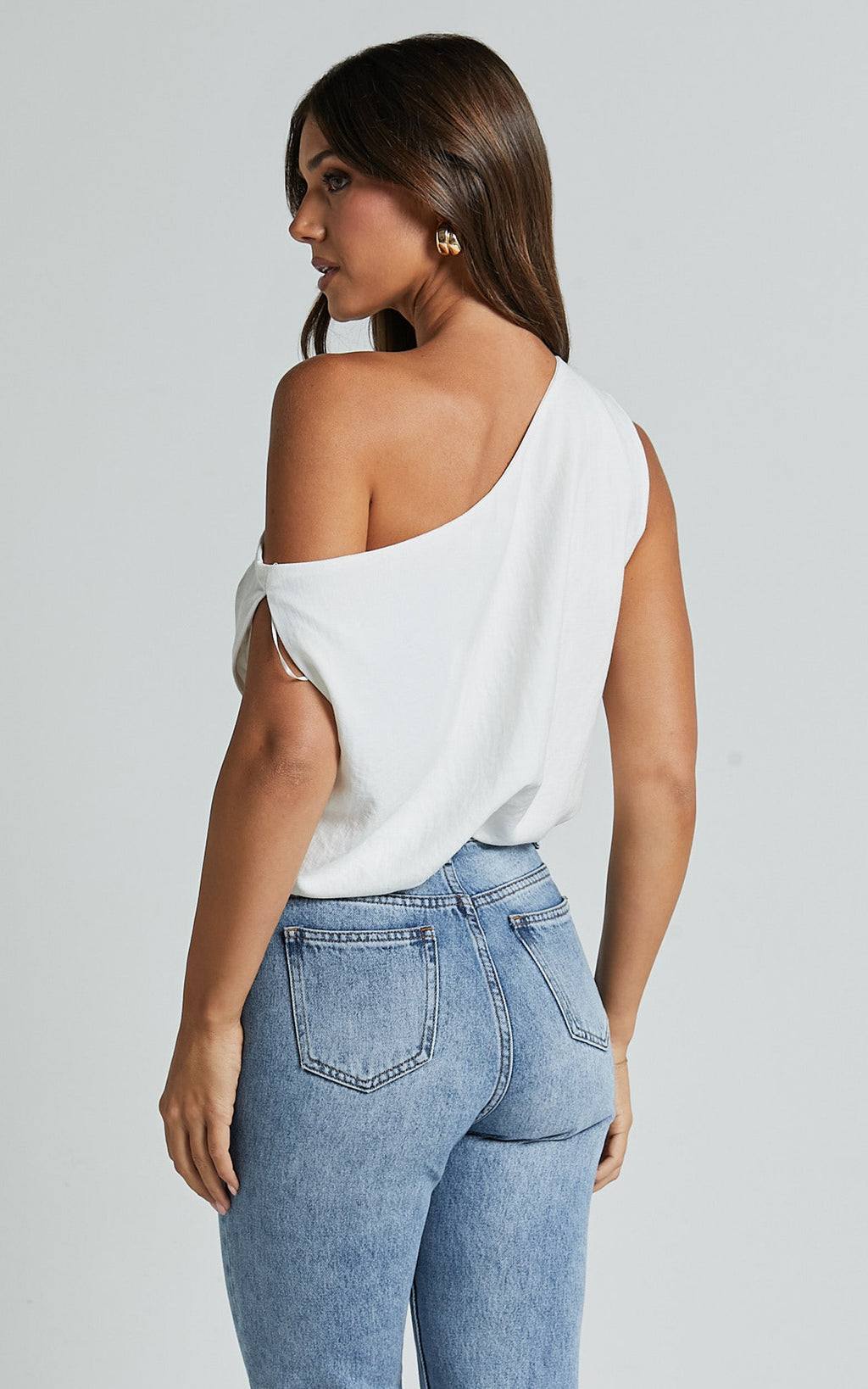 Mabel Bodysuit - Beyaz Asimetrik Yaka Tek Omuz Bodysuit