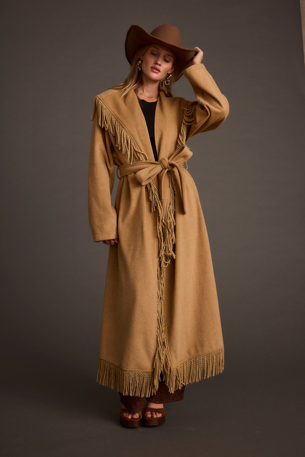 Montrose Camel Püsküllü Kaban
