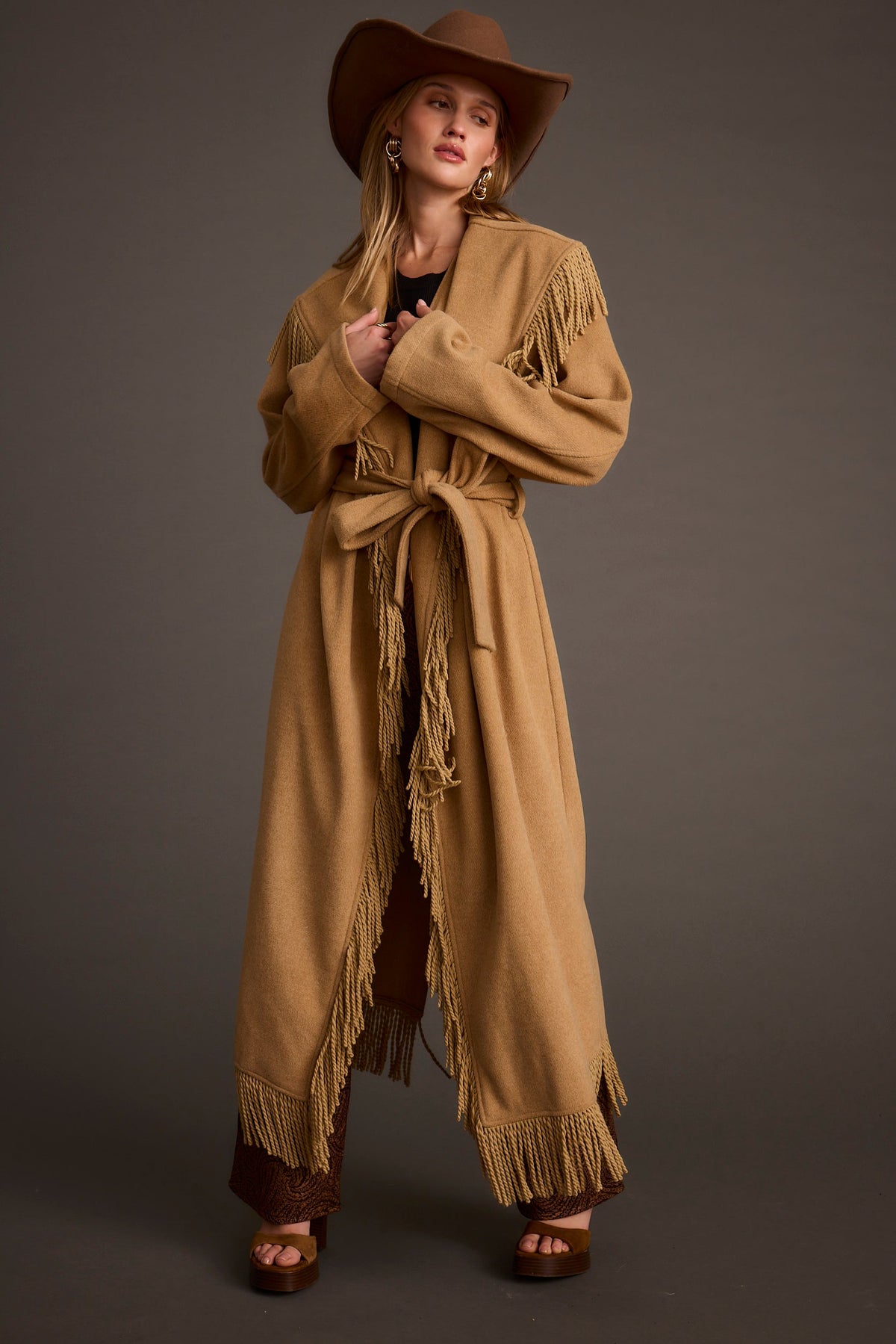 Montrose Camel Püsküllü Kaban
