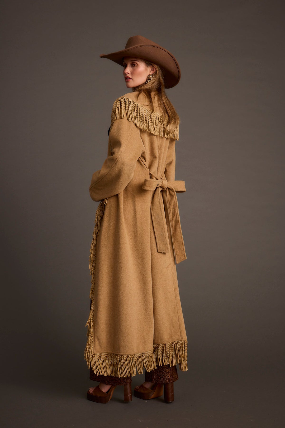 Montrose Camel Püsküllü Kaban