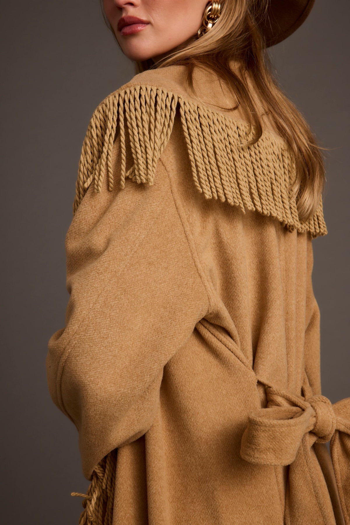 Montrose Camel Püsküllü Kaban