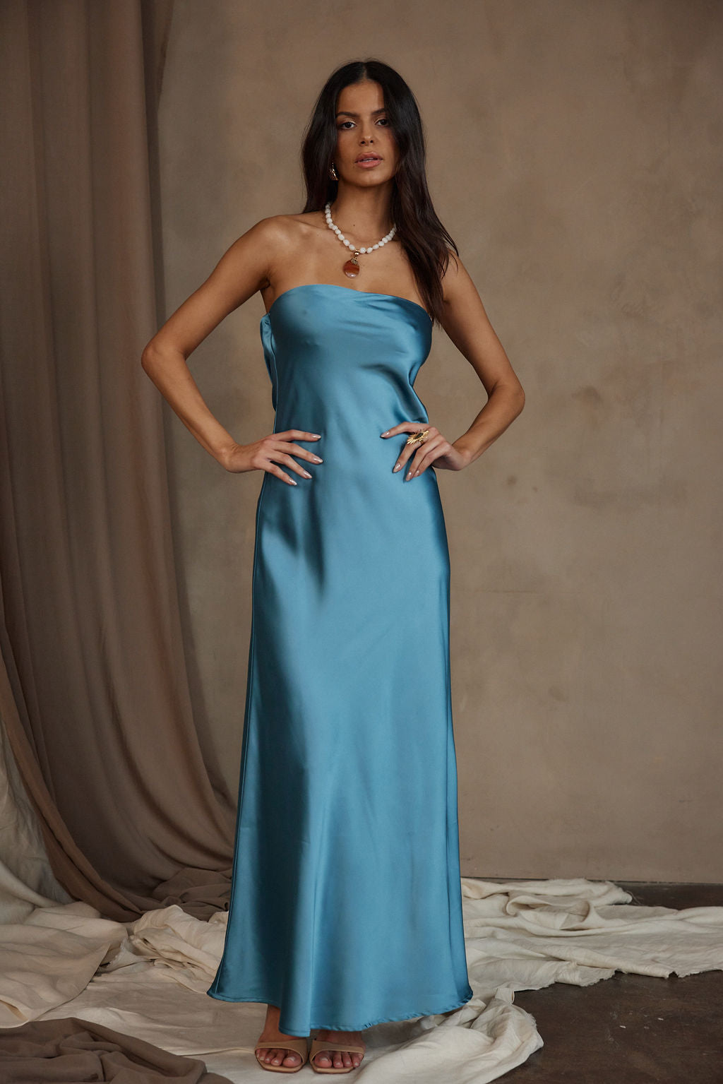 Natalia Mavi Straplez Maxi Elbise
