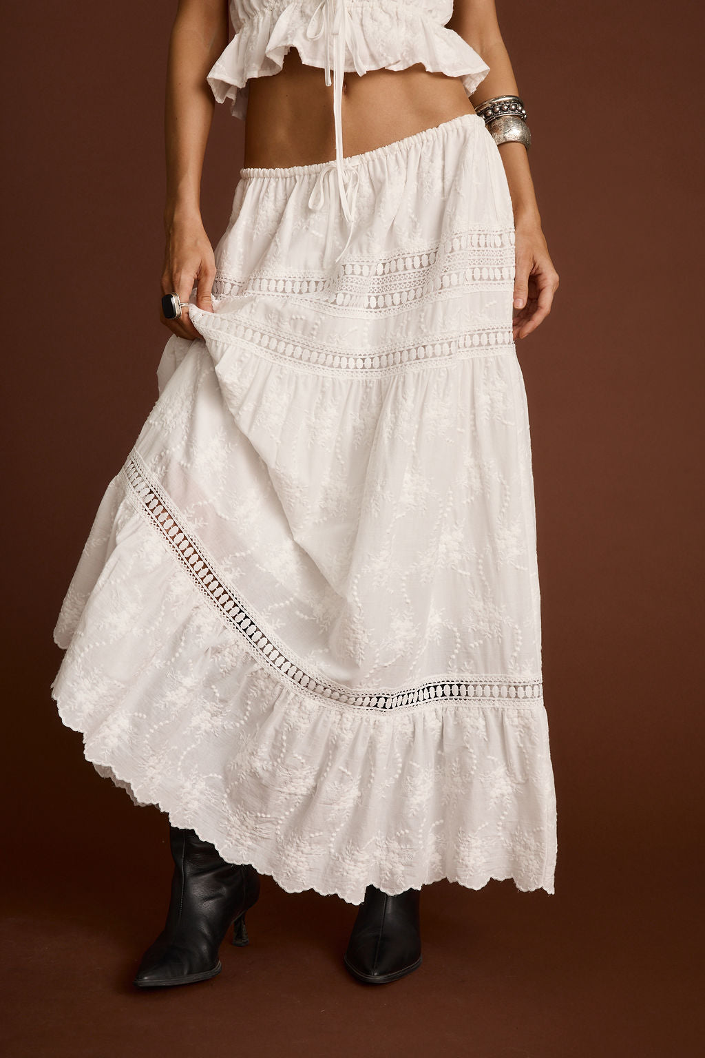 Nomad Beyaz Nakışlı Maxi Etek