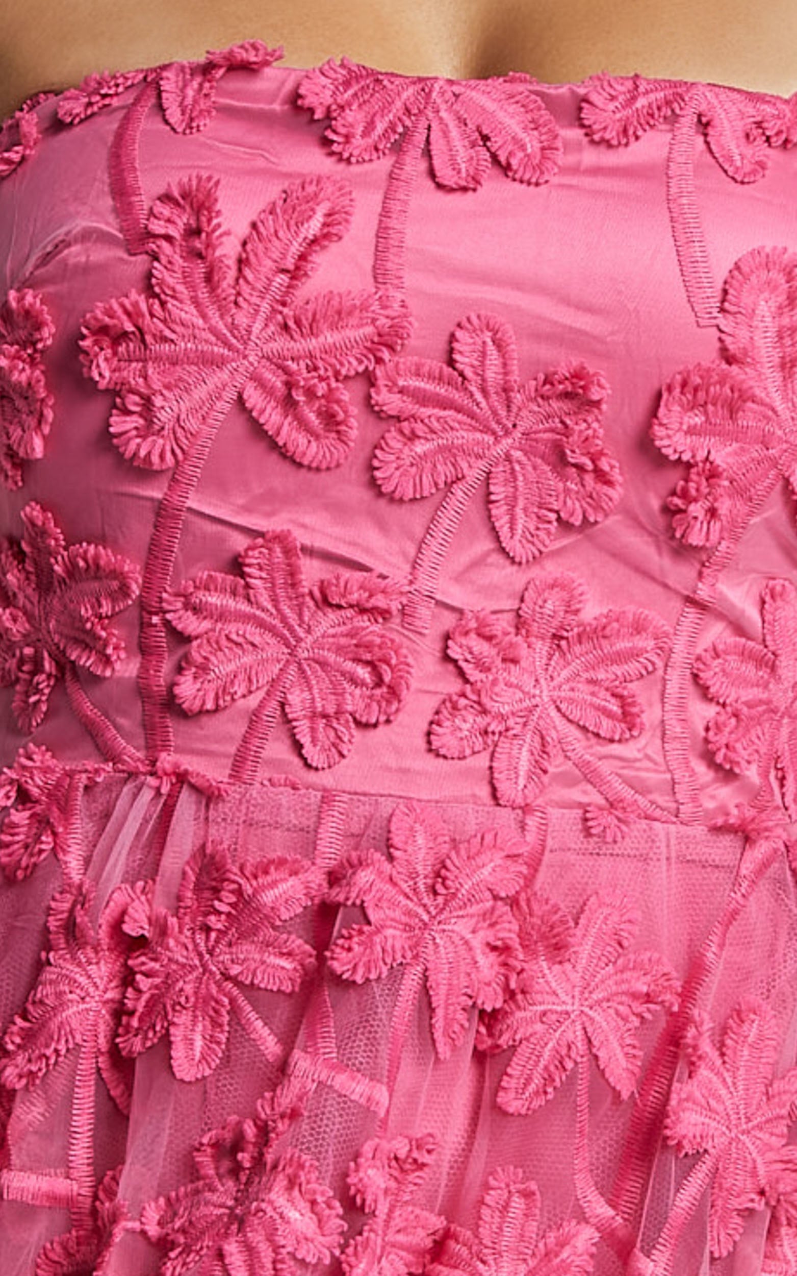 Rheiva Midi Elbise - Pembe Straplez 3D İşlemeli Midi Elbise