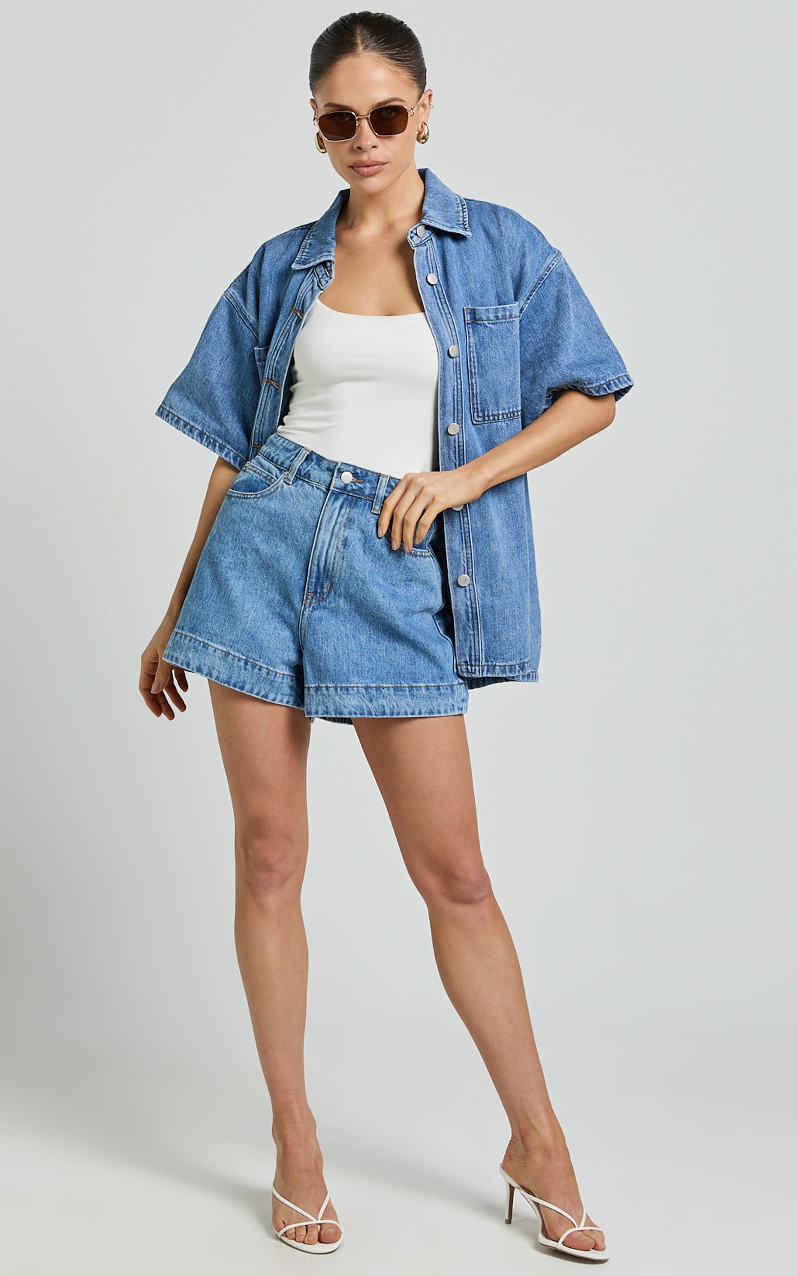 Rhianna Şort - Orta Mavi Yıkamalı Orta Bel Geri Dönüştürülmüş Denim Şort