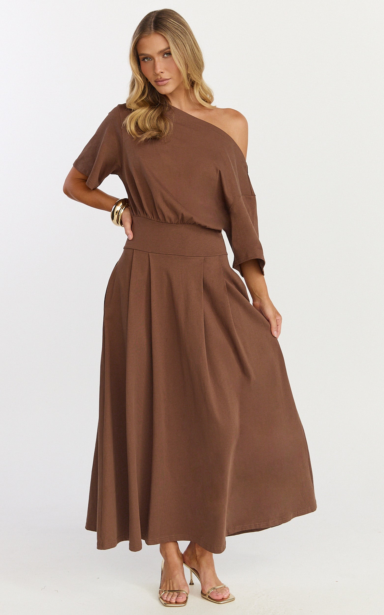 Tami Midi Elbise - Omuzları Açık Elbise - Çikolata