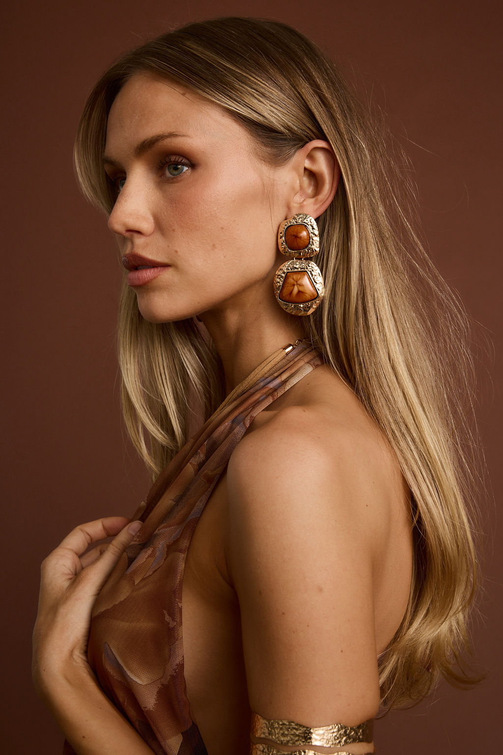 Wild Ember Altın İddialı Küpe