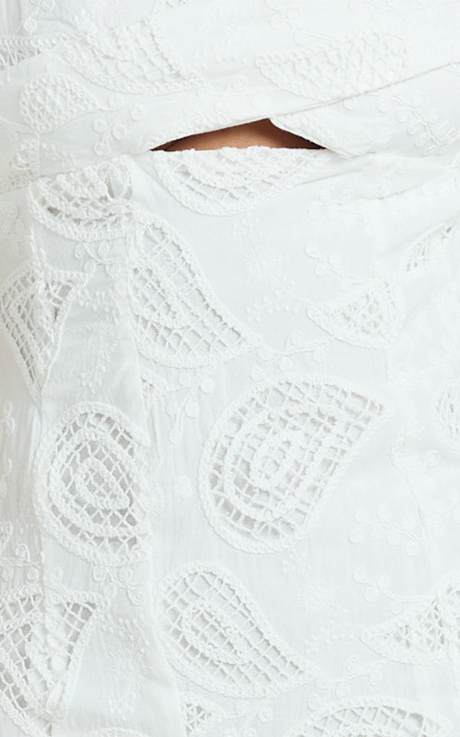 Zayla Mini Elbise - Beyaz Kalp Yaka Arkadan Bağlamalı Broderie Elbise